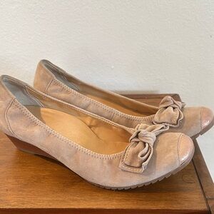 Paul Green Taupe Suede Bow Wedge Pumps